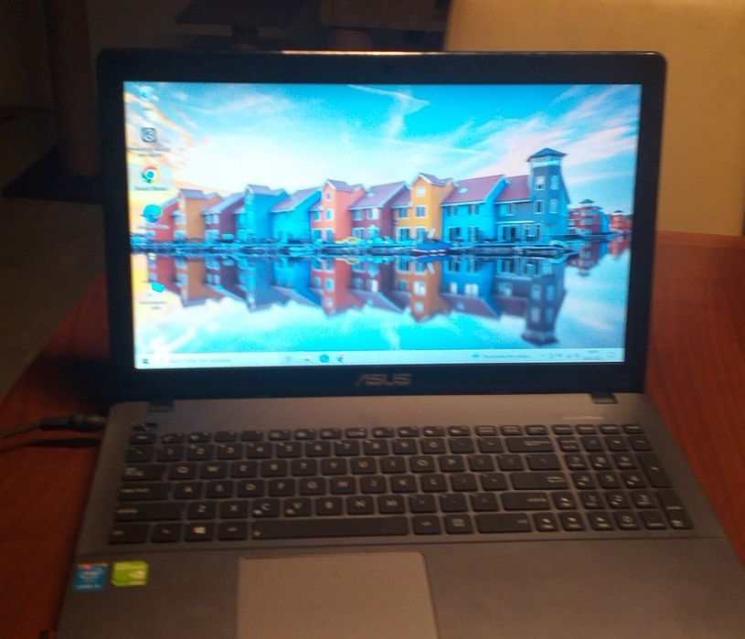 Laptop Asus F550L . i5