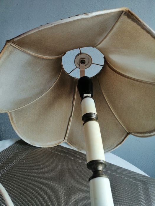 Stara lampa z abażurem