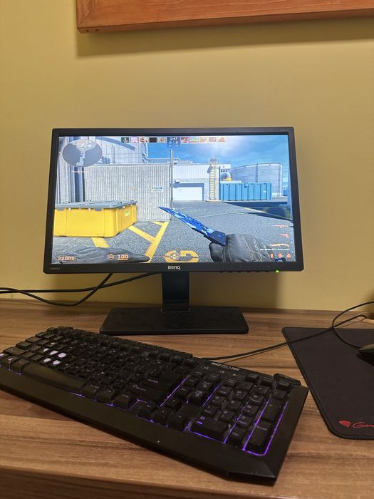 Zestaw komputer z monitorem