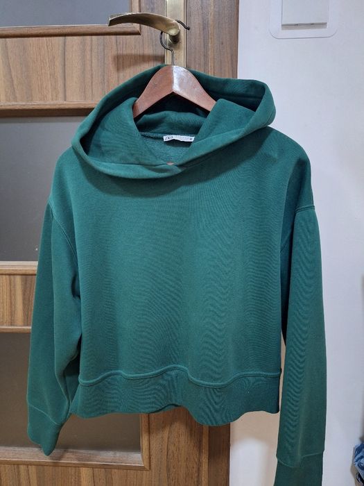 zielona bluza z kapturem zara