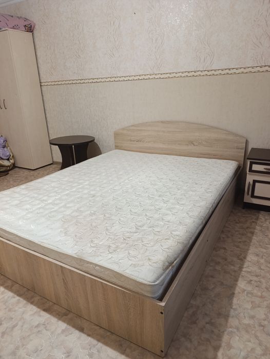 Розпродаж меблів б/в ліжко шафа тумбочки
