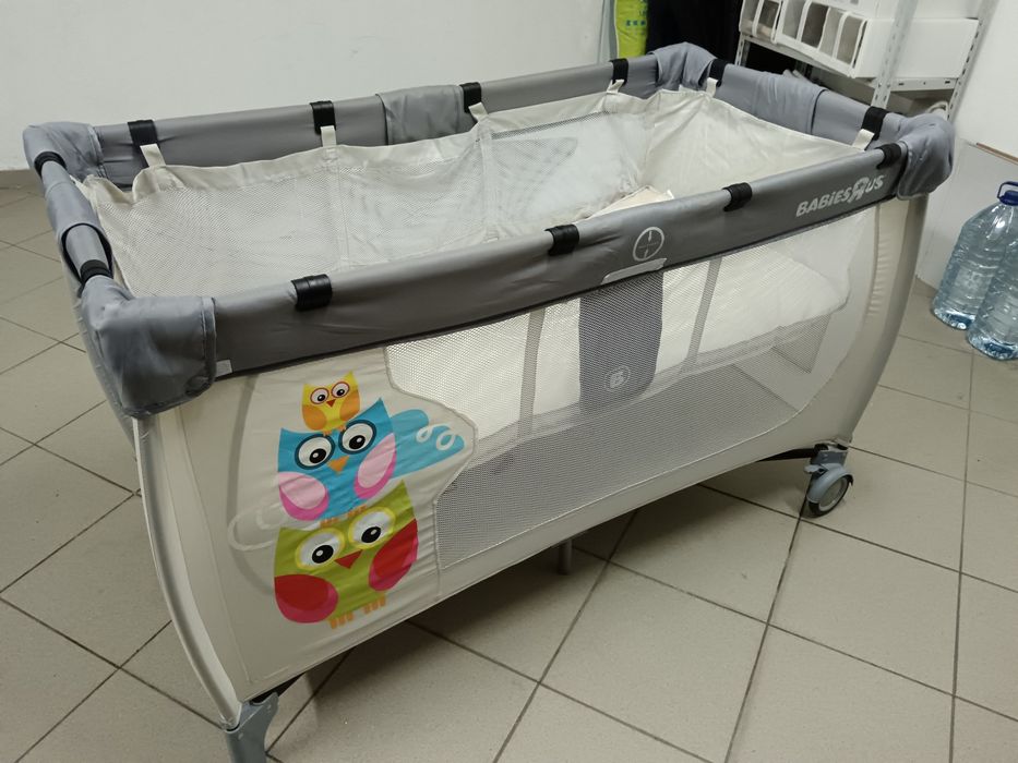 Cama de viagem babies r'us - 2 níveis