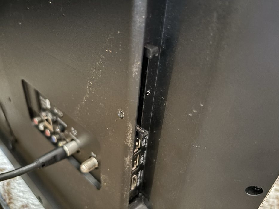 Telewizor LED Philips 32 cale ze Smartem i dekoderem DVBT2 z pilotem