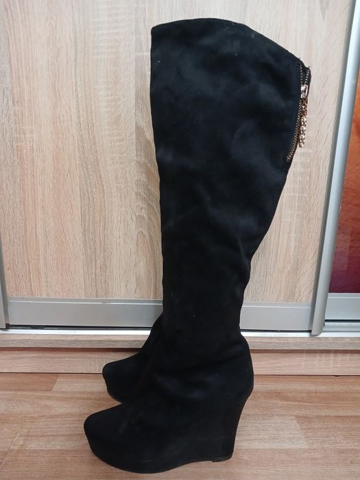 Високі чорні чоботи 39-39,5