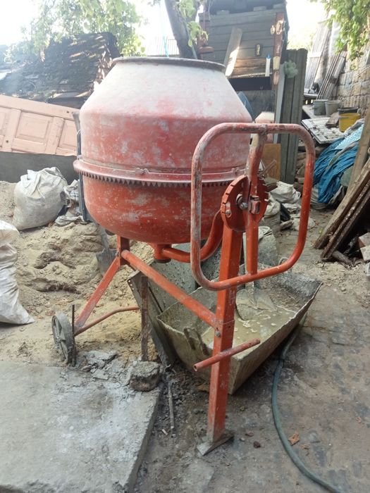 Здам в оренду бетономішалку