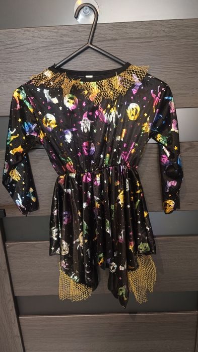 Sukienka czarownica na halloween