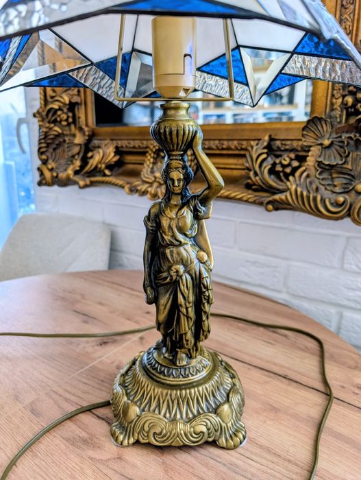 Lampa witrażowa w stylu Tiffany