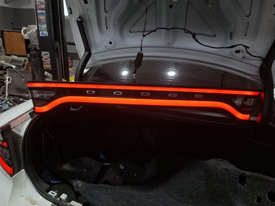 Dodge charger blenda lampa tylna sprawna ladna.