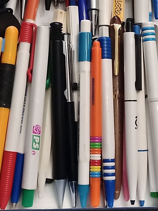 Lote de 100 canetas diversas marcas para colecionadores