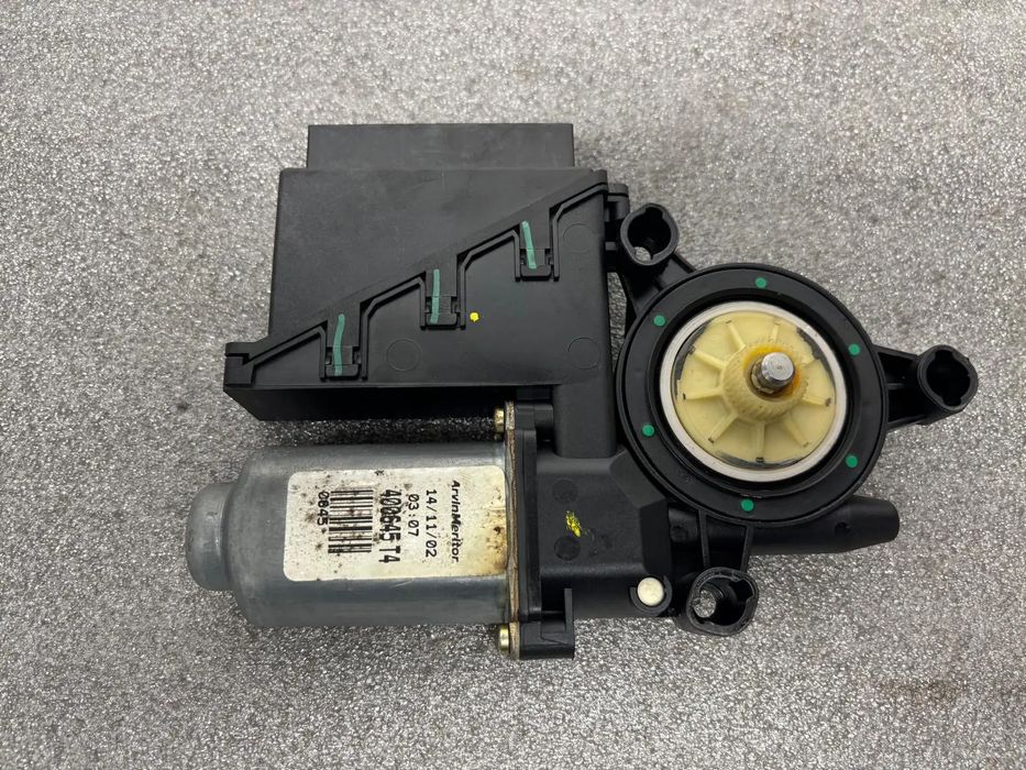 Motor vidro frente esquerdo VOLKSWAGEN Polo (9N)