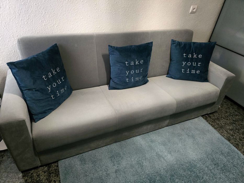 Vendo  sofá (cama) em excelente estado