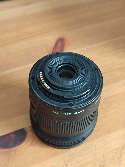 EF-S 10-18mm f/4.5-5.6 IS STM