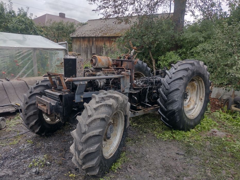 Case 4230 wszystkie części