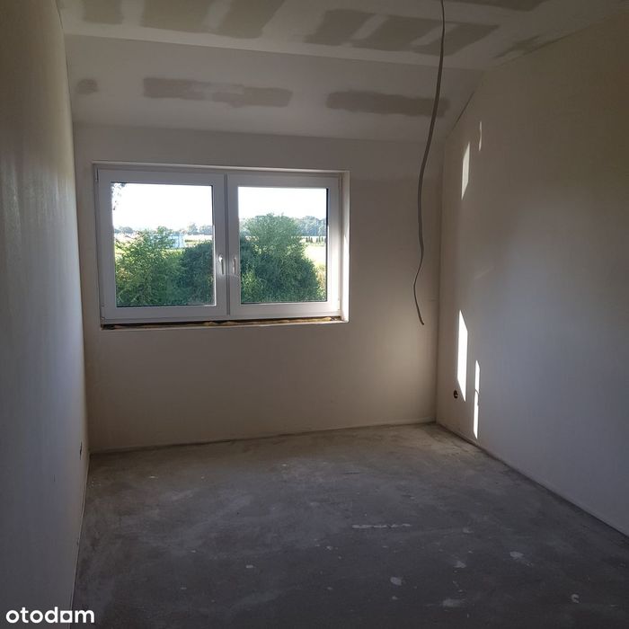 Centrum Długołęki, przy drodze asfaltowej, podłogówka, ogród, taras.