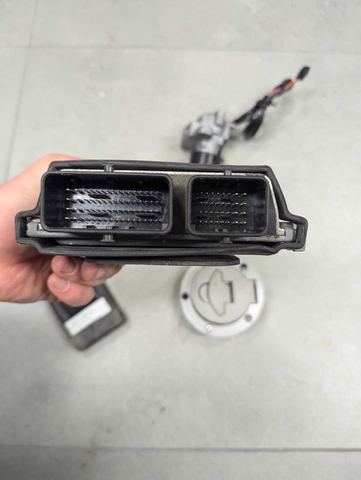 Stacyjka kluczyk moduł komputer immo ECU Ducati monster 821 15R