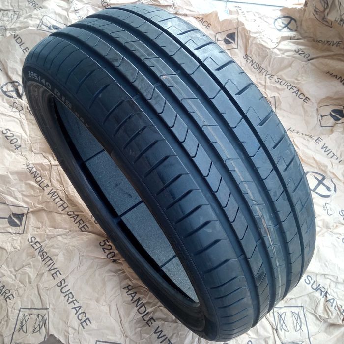 Pirelli 19 225/40 Pzero 93Y Pncs Mercedes M0-S Amg
