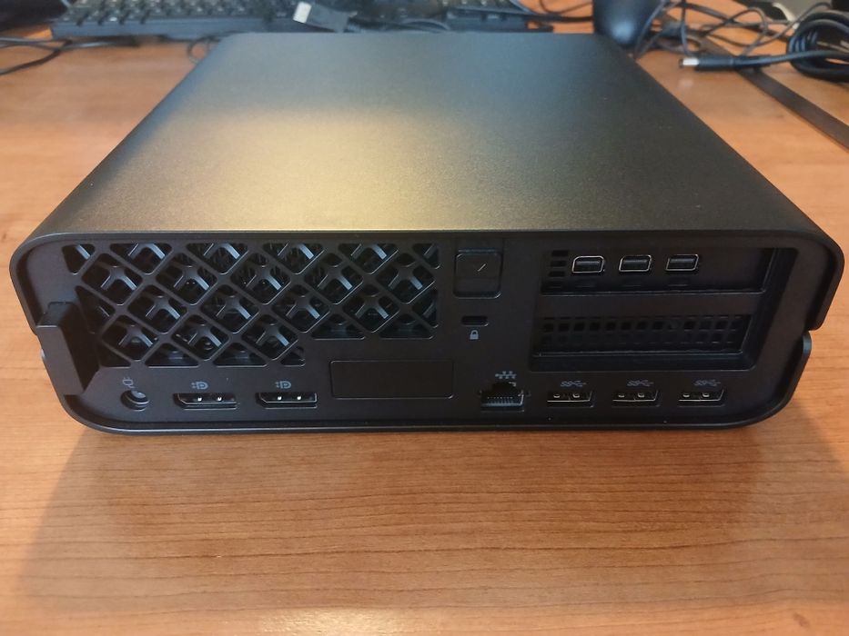 Workstation HP Z2 Mini G9 | i5 12.ª Gen | 16GB DDR5 | Nvidia T400 4GB