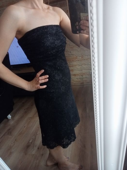 Czarna, elegancka sukienka z brokatem