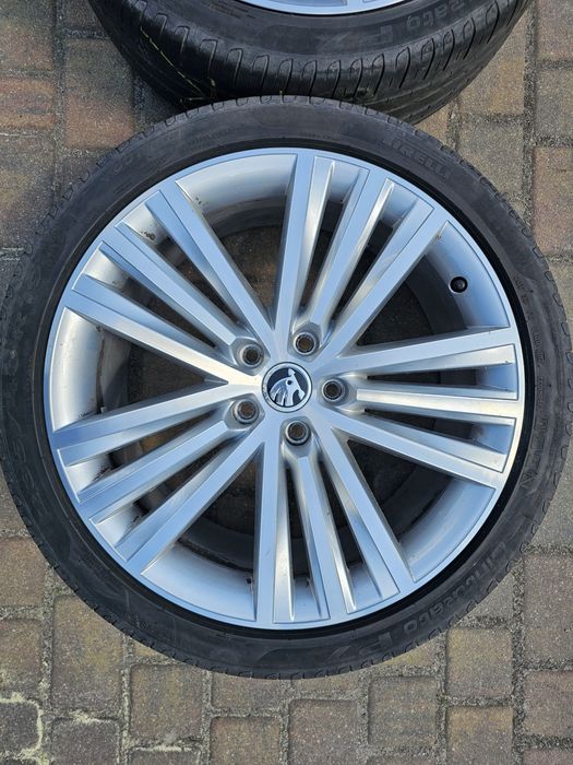 Alufelgi 19cali SIRIUS SKODA SUPERB 3 8JX19H2 ET44 5x112
