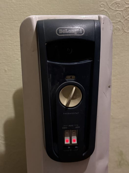 Електричний обігрівач радіатор Delonghi gs 770715 (1,5KW)