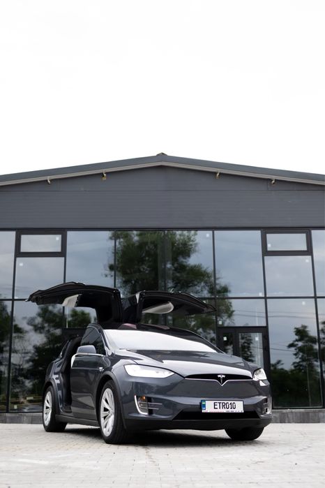Оренда Tesla model X без застави