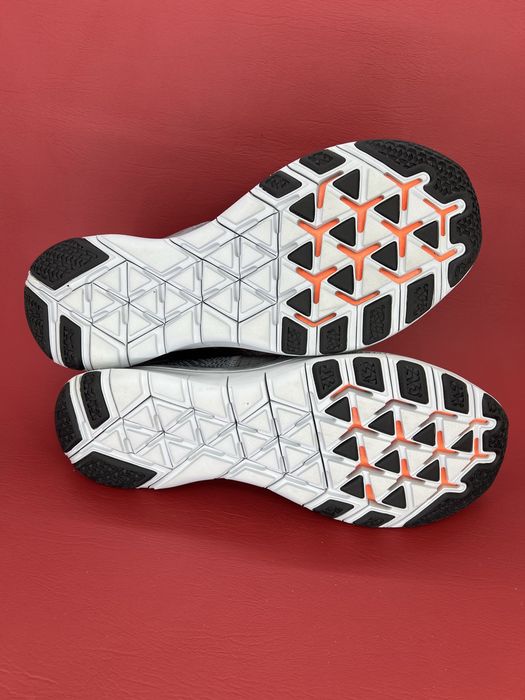 Кросівки 49.5р.  Nike Free Train Virtue