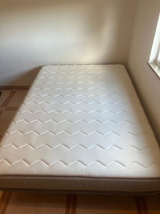 Colchão + Estrado recém comprado