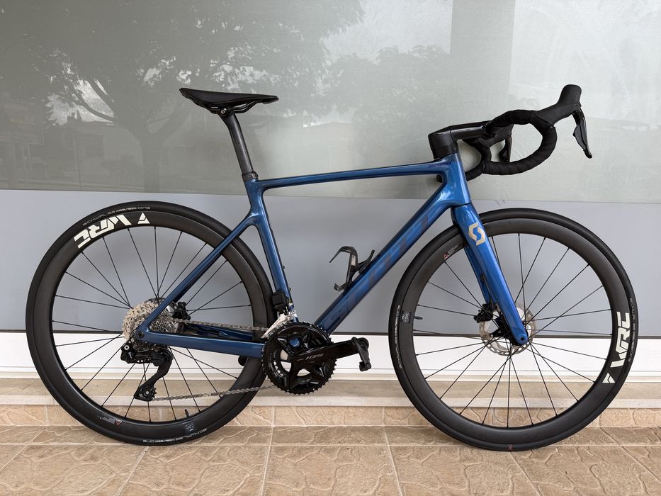 Bicicleta de estrada Scott Addict RC - Di2 - Rodas carbono