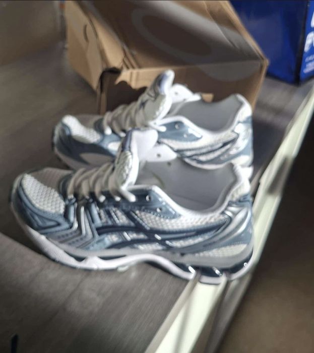 Chegearam os novos tenis tem todos os tamanho