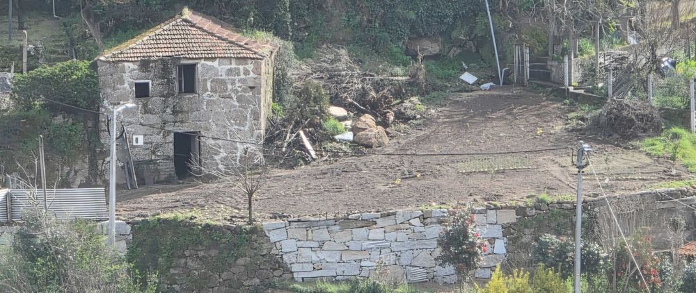 Casa com terreno