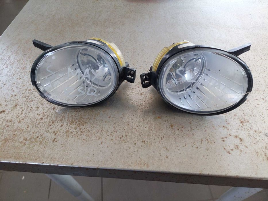 faróis nevoeiro esq e drt Ford s-Max