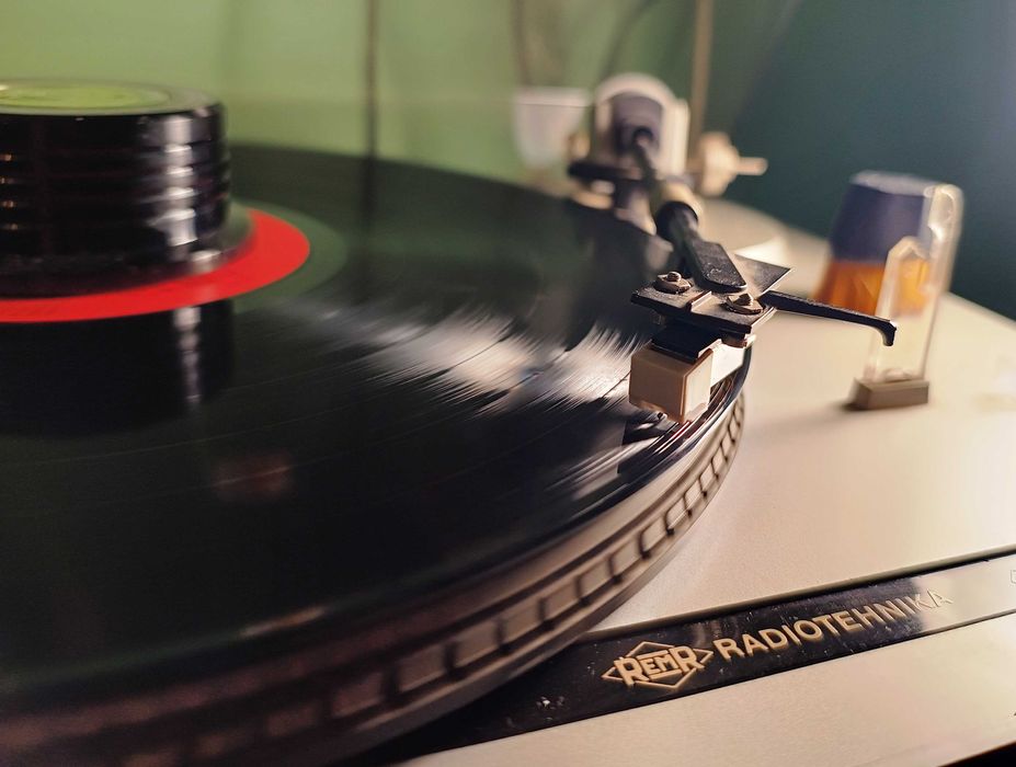 Винтажный проигрыватель Ария-102-стерео Radiotehnika навароченный