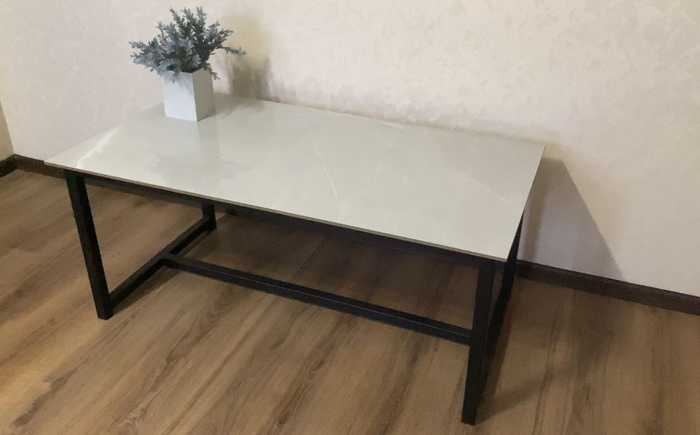 Журнальний стіл в стилі Loft