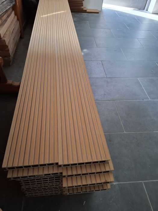 Deska kompozytowa 9m2  klipsy montażowe