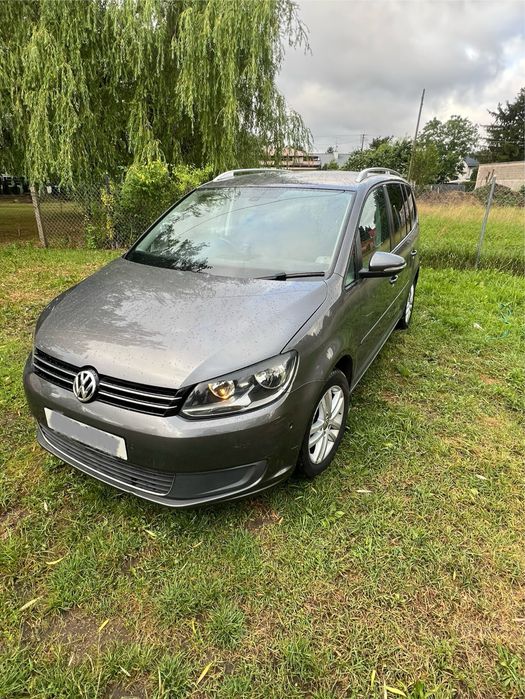 Фольксваген Тоуран 7 місний Volkswagen Touran 1.6 диз  2013 рік для військових