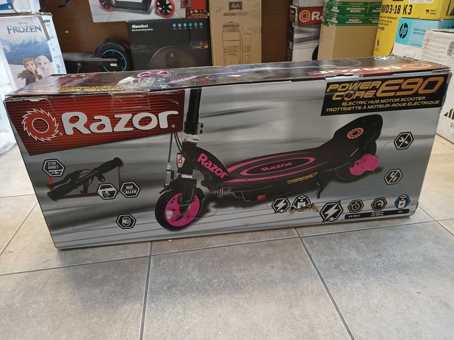 Hulajnoga elekytyczna RAZOR E90 PowerCore różowa