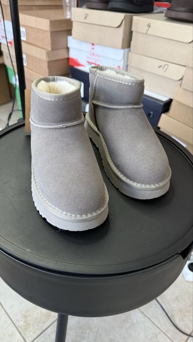 Угги з натуральноі замші з натуральним хутром всередині