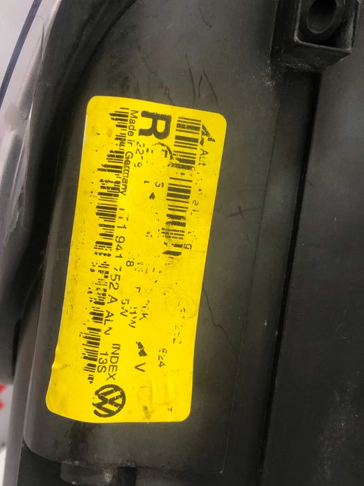 Фара Volkswagen Touran Xenon 1T1941752A