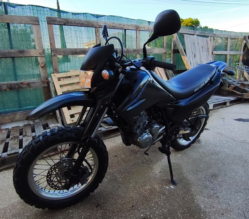 Suzuki DR 125 SM