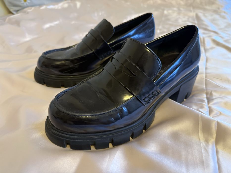 Czarne półbuty damskie