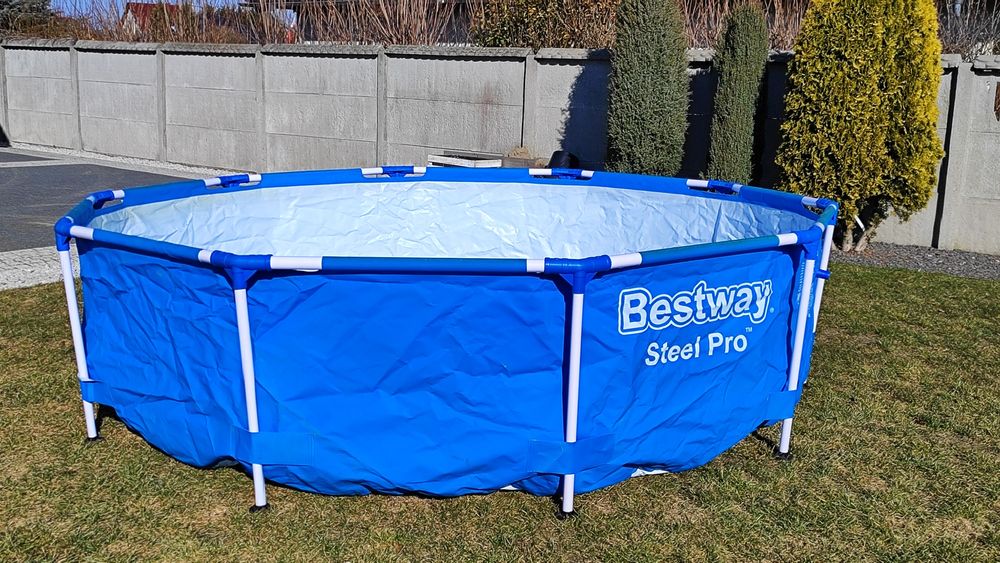 Basen stelażowy Bestway 305 cm x 76 cm, 4678 litrów.