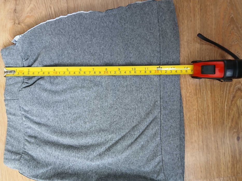 Bluzeczka  dziewczęca biała  134 cm,  + spódniczka szara