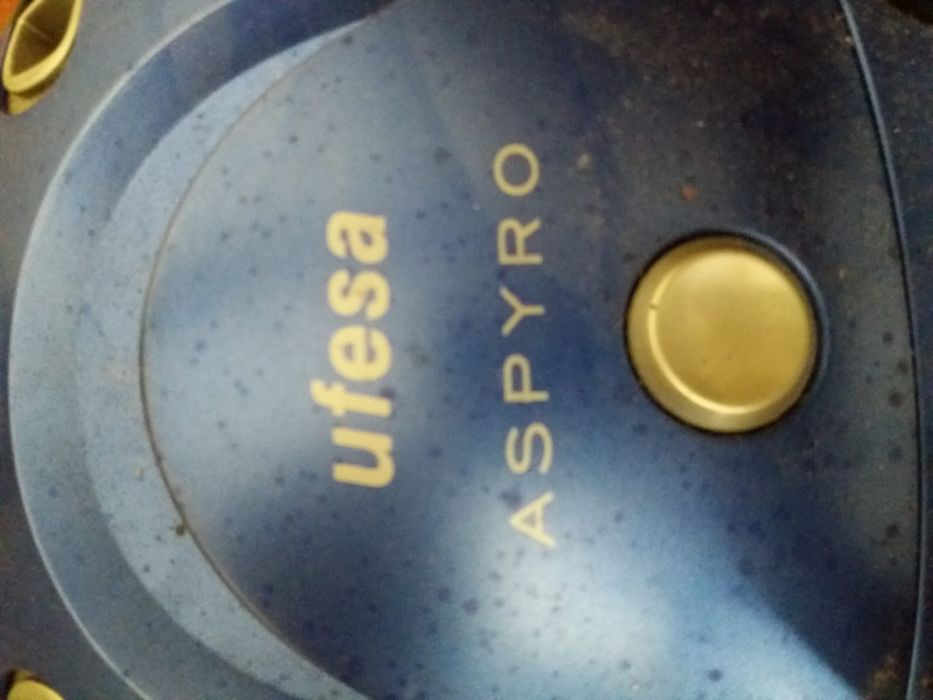 Aspirador Ufesa, com filtro de água