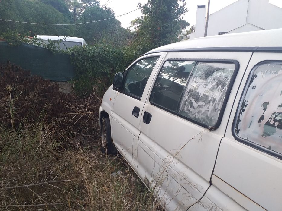 Mitsubishi  L400