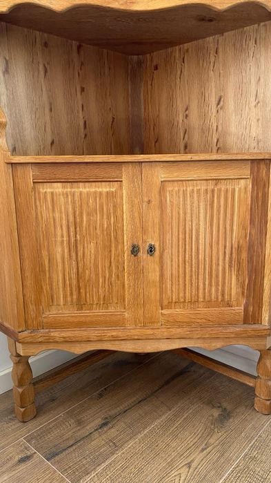 Kredens narożny z litego drewna