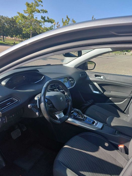 Peugeot 308 SW II 1.5HDI 130cv - Automatica 8 velocidades