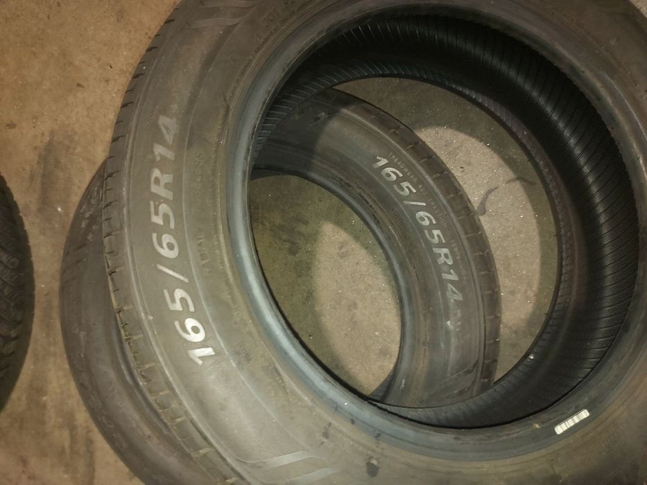 Vendo peneus como novos