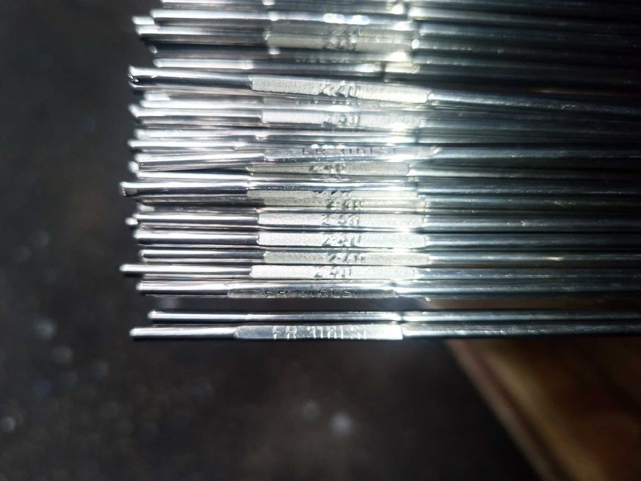 Vendo varetas soldadura TIG em inox 316, diâmetro 2.4, em bom estado