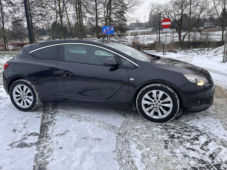 Opel Astra GTC.