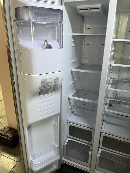 Холодильник side by side Samsung